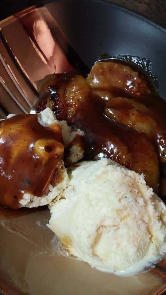 Bananas with toffee sauce and ice cream